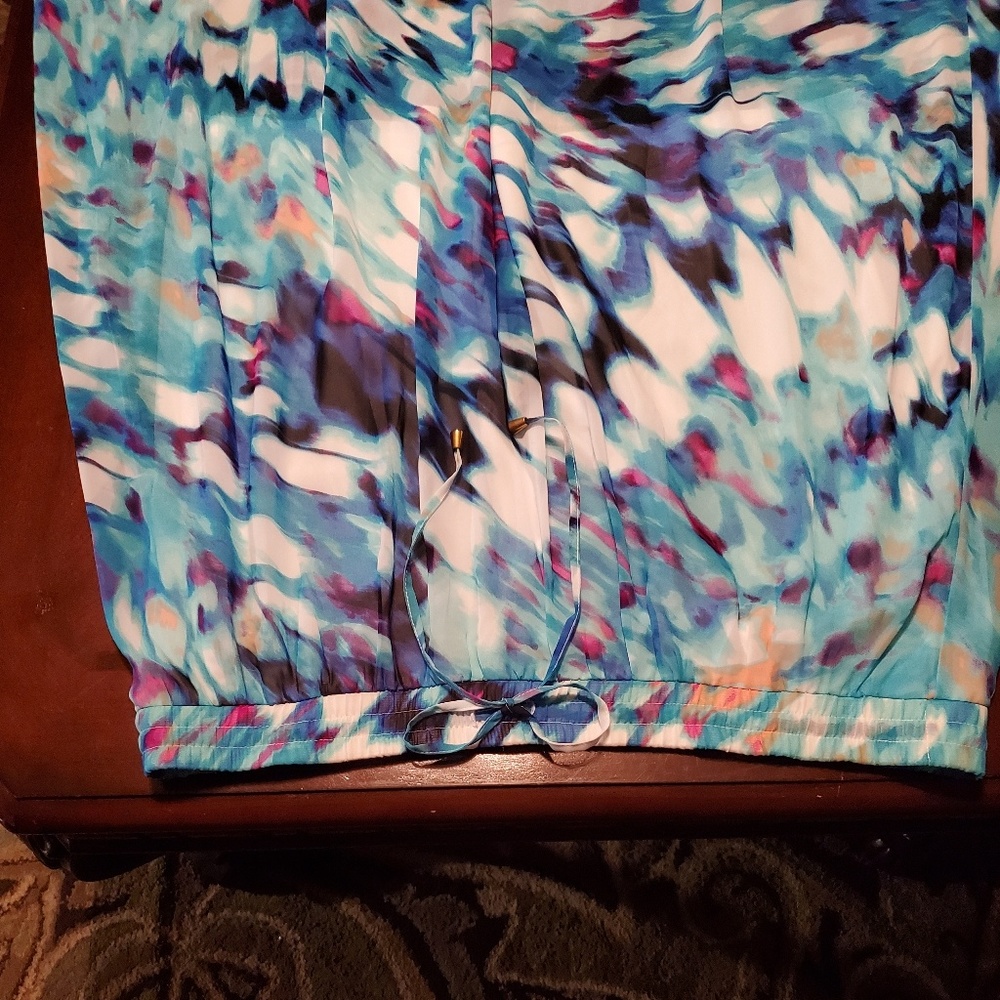Clothes - Picture 2 of 4